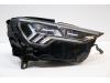 Audi Q3 (F3B) 1.5 35 TFSI 16V Koplamp rechts