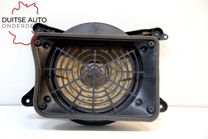 Subwoofer van een Audi A6 (C7) 2.0 TDI 16V 2017