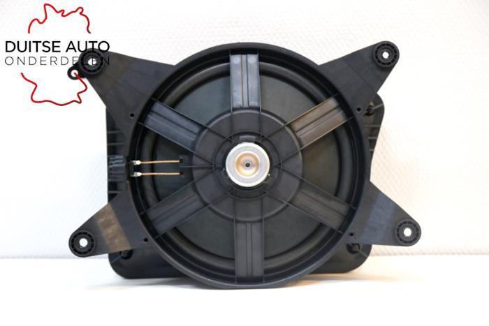 Subwoofer van een Audi A6 (C7) 2.0 TDI 16V 2017