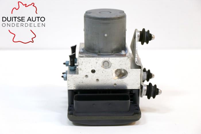 ABS Pomp van een Audi A8 (D4) 3.0 TDI V6 24V Quattro 2017