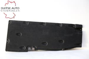 Gebruikte Beschermplaat bodem Audi A8 (D4) 3.0 TDI V6 24V Quattro Prijs € 75,00 Inclusief btw aangeboden door Duitse Auto Onderdelen