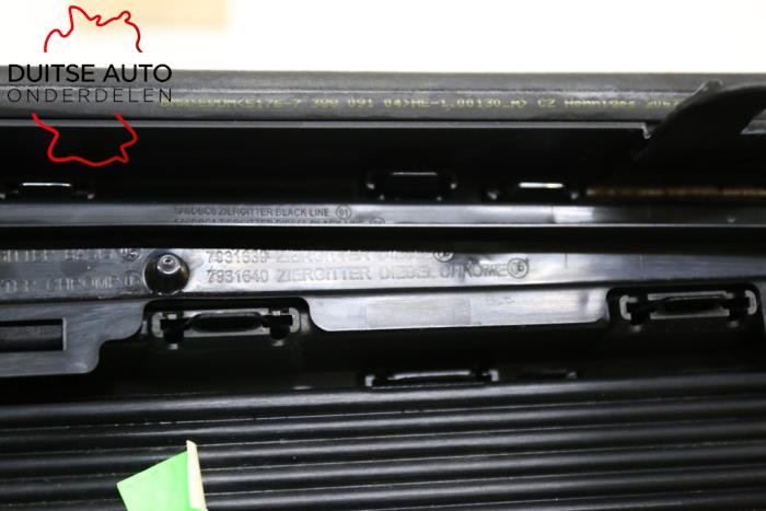 Grille van een MINI Countryman (F60) 1.5 12V Cooper ALL4 2022