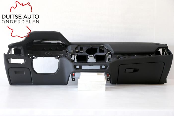 Gebruikte Dashboard BMW 4 serie Gran Coupe (G26) 420d Mild Hybrid xDrive 2.0 16V Prijs € 1.399,99 Inclusief btw aangeboden door Duitse Auto Onderdelen
