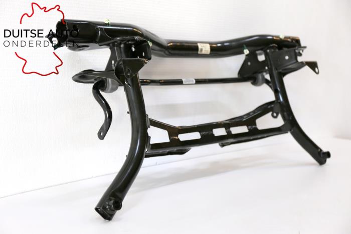 Subframe van een Cupra Formentor 1.5 e-Hybrid VZ 16V 2024