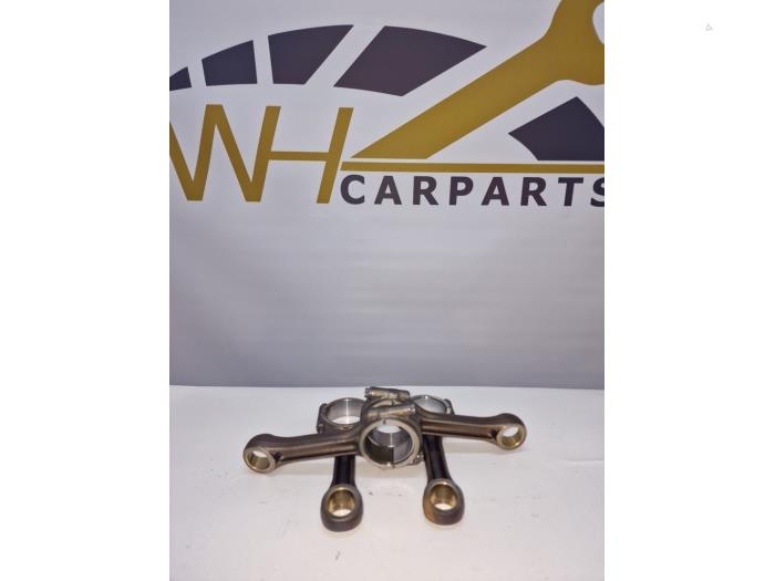 Drijfstang van een Volkswagen Golf VII (AUA) 2.0 GTD 16V 2021