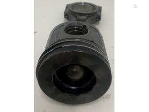 Gebruikte Zuiger Ford Transit 2.2 TDCi 16V RWD Prijs € 60,50 Inclusief btw aangeboden door WH Carparts