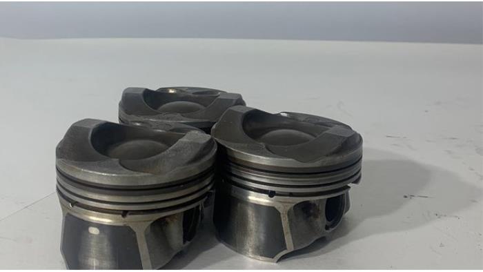 Gebruikte Zuiger Ford Grand C-Max (DXA) 1.0 Ti-VCT EcoBoost 12V 125 Prijs € 108,90 Inclusief btw aangeboden door WH Carparts