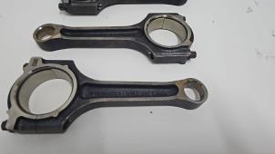 Gebruikte Drijfstang Ford Focus 3 1.5 EcoBoost 16V 150 Prijs € 181,50 Inclusief btw aangeboden door WH Carparts