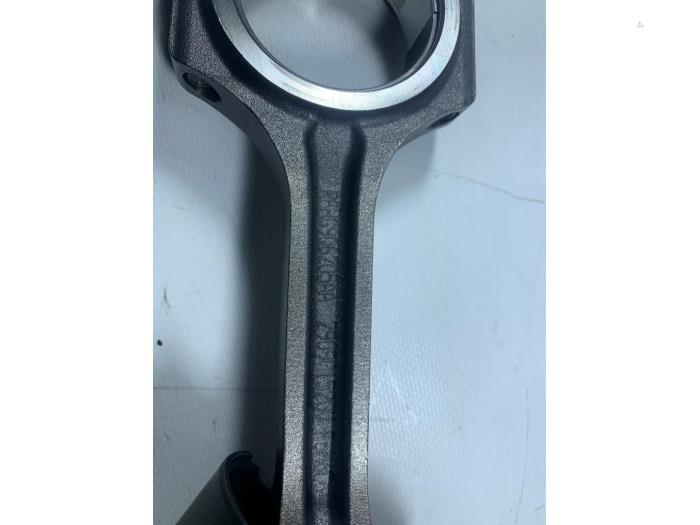 Zuiger van een Ford Transit 2.0 TDCi 16V Eco Blue 130 2020