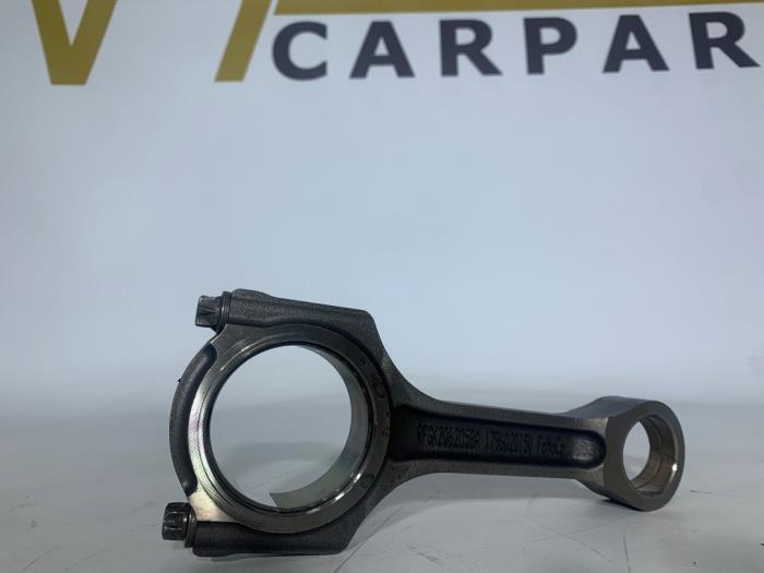 Drijfstang van een Ford Transit 2.0 TDCi 16V Eco Blue 130 2020