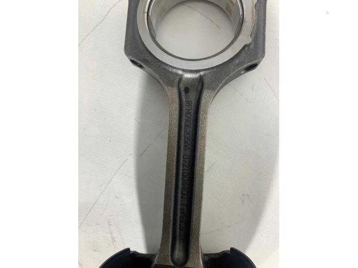 Zuiger van een Ford Transit 2.0 TDCi 16V Eco Blue 130 2020