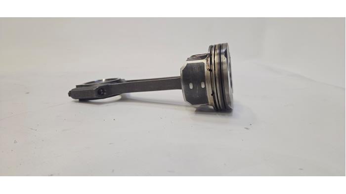 Gebruikte Zuiger Ford Grand C-Max (DXA) 1.0 Ti-VCT EcoBoost 12V 125 Prijs € 121,00 Inclusief btw aangeboden door WH Carparts