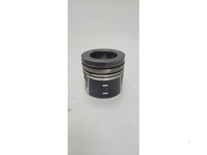 Gebruikte Zuiger Ford Fiesta 7 1.5 TDCi 85 Prijs € 42,35 Inclusief btw aangeboden door WH Carparts