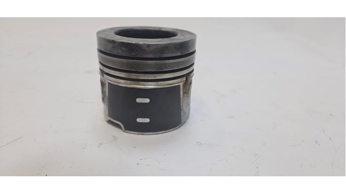 Gebruikte Zuiger Ford Fiesta 7 1.5 TDCi 85 Prijs € 42,35 Inclusief btw aangeboden door WH Carparts