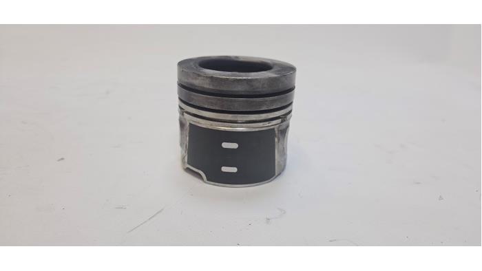 Gebruikte Zuiger Ford Fiesta 7 1.5 TDCi 85 Prijs € 42,35 Inclusief btw aangeboden door WH Carparts
