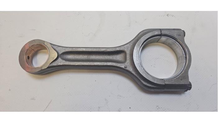 Drijfstang van een Ford Fiesta 7 1.5 TDCi 85 2020