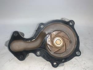 Gebruikte Waterpomp Ford Focus 3 Wagon 1.0 Ti-VCT EcoBoost 12V 125 Prijs € 30,25 Inclusief btw aangeboden door WH Carparts