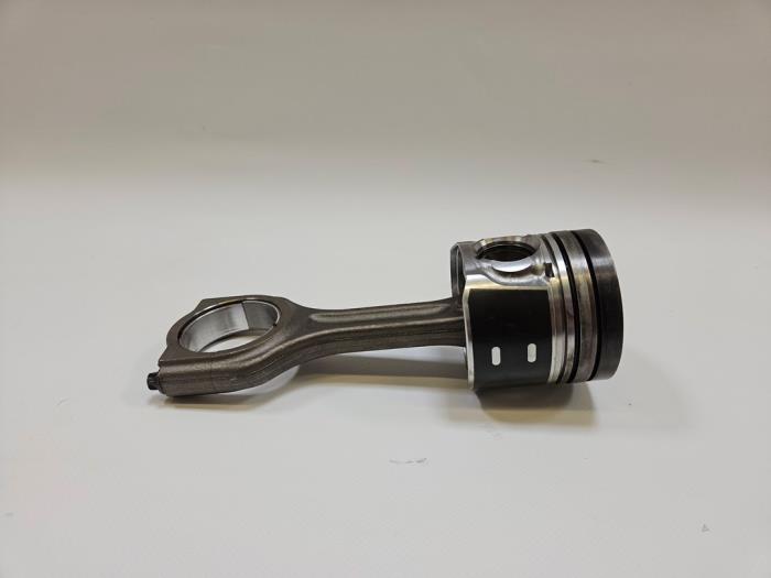 Gebruikte Zuiger Ford Fiesta 7 1.5 TDCi 85 Prijs € 42,35 Inclusief btw aangeboden door WH Carparts