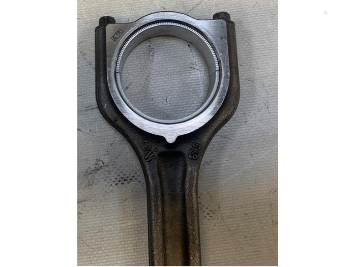 Drijfstang van een Ford Fiesta 7 1.5 TDCi 85 2020