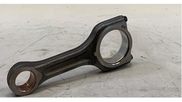 Gebruikte Drijfstang Ford Fiesta 7 1.5 TDCi 85 Prijs € 42,35 Inclusief btw aangeboden door WH Carparts