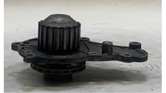 Gebruikte Waterpomp Ford Fiesta 7 1.5 TDCi 85 Prijs € 30,25 Inclusief btw aangeboden door WH Carparts