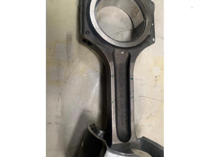 Zuiger van een Ford Ranger 2.0 EcoBlue 16V 4x4 2020