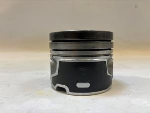 Gebruikte Zuiger Ford Focus 4 1.5 EcoBlue 120 Prijs € 48,40 Inclusief btw aangeboden door WH Carparts