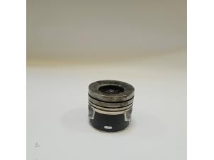 Gebruikte Zuiger Ford Focus 4 1.5 EcoBlue 120 Prijs € 42,35 Inclusief btw aangeboden door WH Carparts