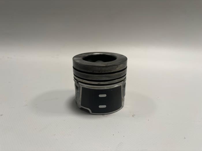 Gebruikte Zuiger Ford Fiesta 7 1.5 TDCi 85 Prijs € 42,35 Inclusief btw aangeboden door WH Carparts