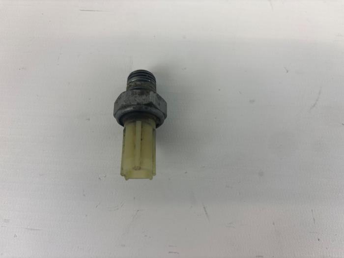 Oliedruk sensor van een Ford Transit 2.0 TDCi 16V Eco Blue 130 2016
