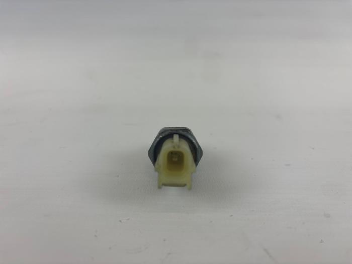 Oliedruk sensor van een Ford Transit 2.0 TDCi 16V Eco Blue 130 2016