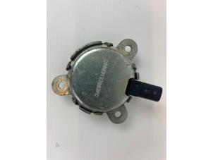 Gebruikte Nokkenas Verstelling Ford Focus 3 1.0 Ti-VCT EcoBoost 12V 125 Prijs € 24,20 Inclusief btw aangeboden door WH Carparts