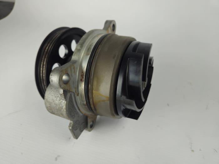 Gebruikte Waterpomp Ford Transit 2.0 TDCi 16V Eco Blue 130 Prijs € 72,60 Inclusief btw aangeboden door WH Carparts