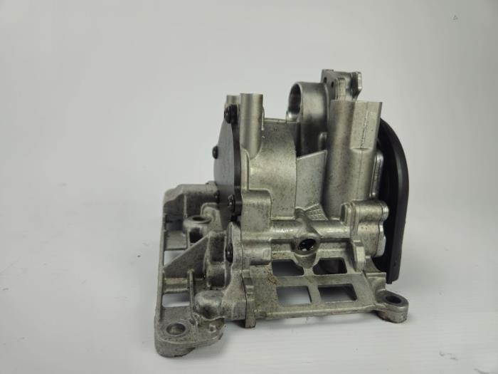 Gebruikte Oliepomp BMW X5 (F15) M50d 3.0 24V Prijs € 121,00 Inclusief btw aangeboden door WH Carparts