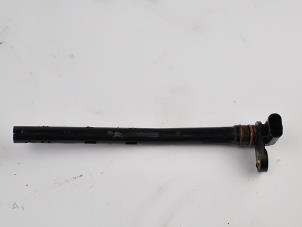 Gebruikte Olie niveau sensor Ford Transit 2.0 TDCi 16V Eco Blue 130 Prijs € 35,09 Inclusief btw aangeboden door WH Carparts