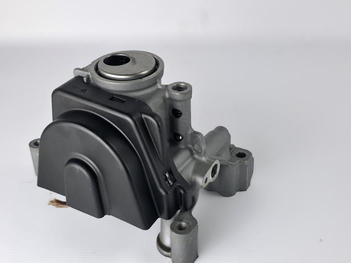 Gebruikte Oliepomp Ford C-Max (DXA) 1.0 Ti-VCT EcoBoost 12V 125 Prijs € 60,50 Inclusief btw aangeboden door WH Carparts
