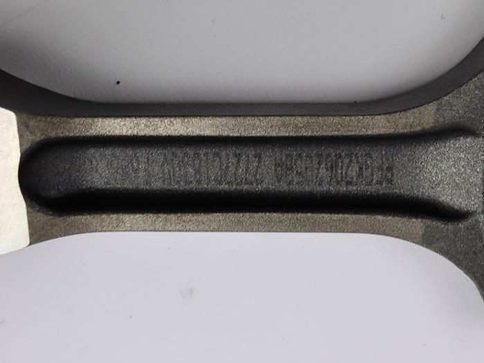 Drijfstang van een Ford Transit 2.0 TDCi 16V Eco Blue 130 2020