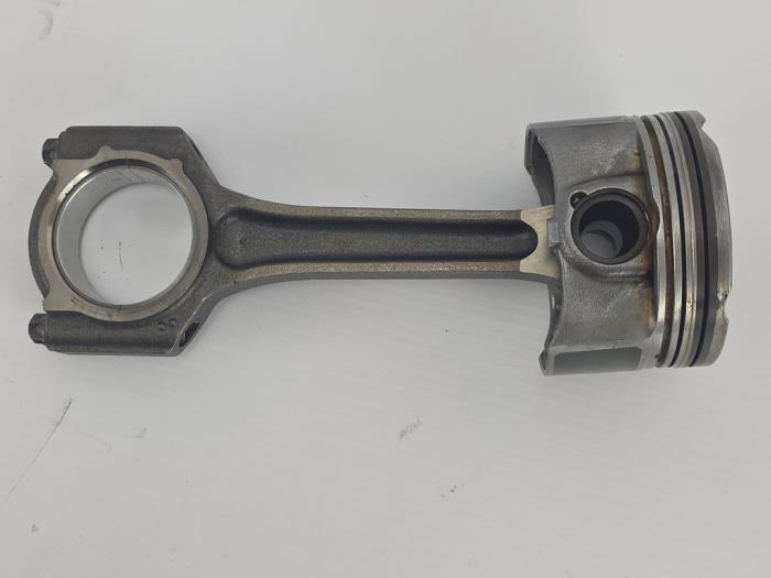 Gebruikte Zuiger Ford Grand C-Max (DXA) 1.0 Ti-VCT EcoBoost 12V 125 Prijs € 121,00 Inclusief btw aangeboden door WH Carparts