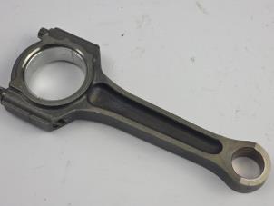 Gebruikte Drijfstang Ford Grand C-Max (DXA) 1.0 Ti-VCT EcoBoost 12V 125 Prijs € 48,40 Inclusief btw aangeboden door WH Carparts