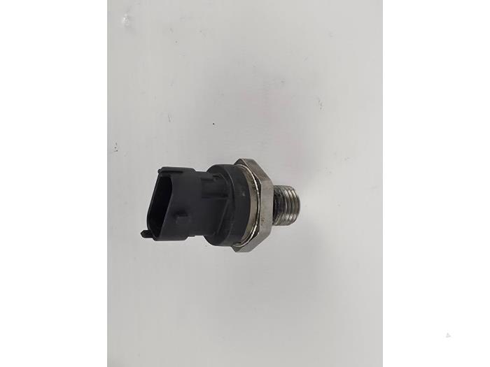 Oliedruk sensor van een Ford Transit 2.0 TDCi 16V Eco Blue 130 2020