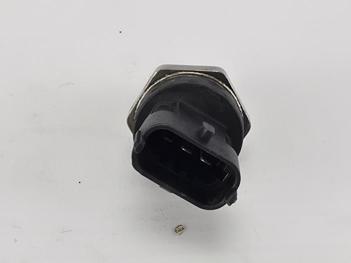 Oliedruk sensor van een Ford Transit 2.0 TDCi 16V Eco Blue 130 2020