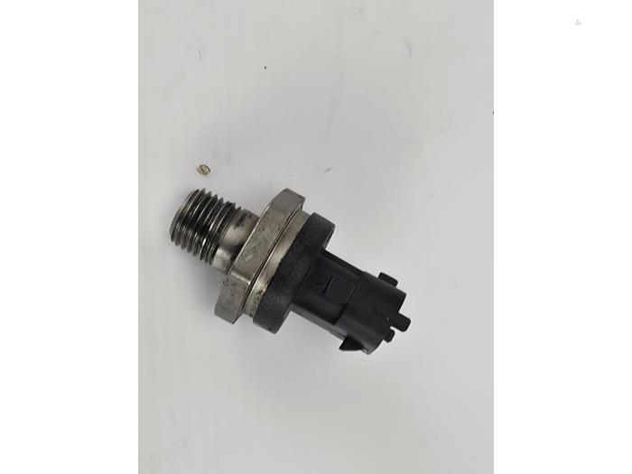 Oliedruk sensor van een Ford Transit 2.0 TDCi 16V Eco Blue 130 2020