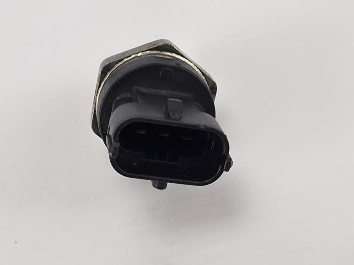 Oliedruk sensor van een Ford Transit 2.0 TDCi 16V Eco Blue 130 2020