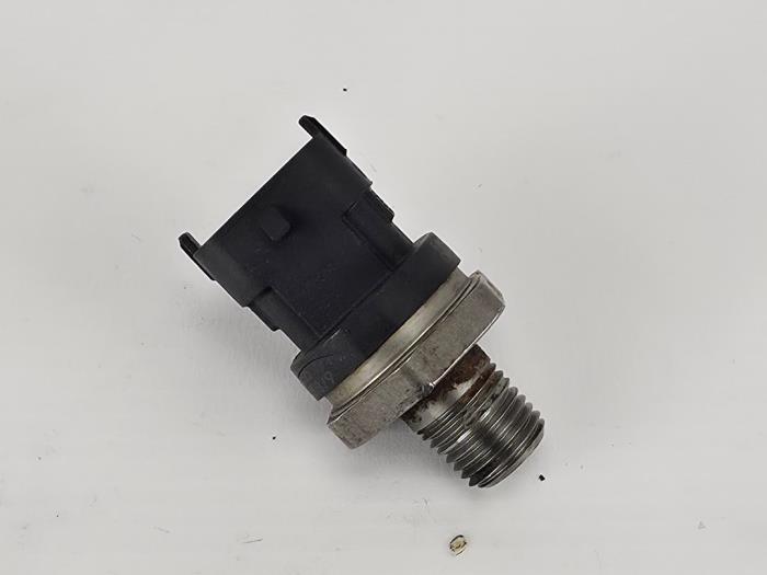 Oliedruk sensor van een Ford Transit 2.0 TDCi 16V Eco Blue 130 2020