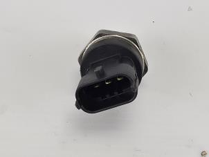 Oliedruk sensor van een Ford Transit 2.0 TDCi 16V Eco Blue 130 2020