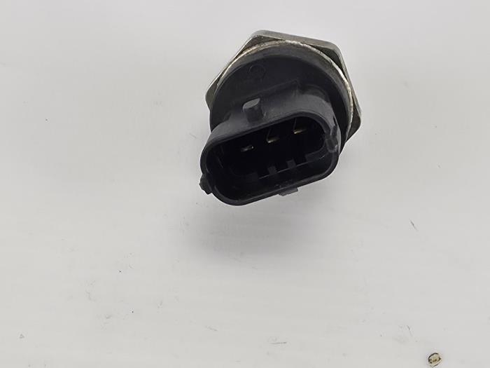 Oliedruk sensor van een Ford Transit 2.0 TDCi 16V Eco Blue 130 2020