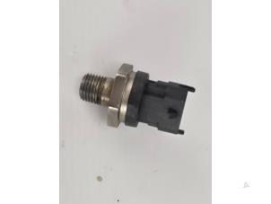 Oliedruk sensor van een Ford Transit 2.0 TDCi 16V Eco Blue 130 2020