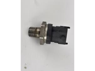 Oliedruk sensor van een Ford Transit 2.0 TDCi 16V Eco Blue 130 2020