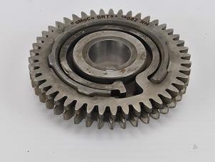 Gebruikte Poelie brandstofpomp Ford Transit 2.0 TDCi 16V Eco Blue 130 Prijs € 30,25 Inclusief btw aangeboden door WH Carparts