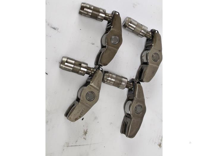 Klepstoter van een Ford Transit 2.0 TDCi 16V Eco Blue 130 2021